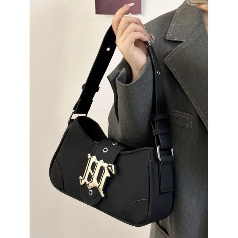 Bolsos informales para mujer, bolsos y monederos de marca de diseñador de lujo, novedad de 2024, bolso cruzado pequeño con decoración de chapa de nobuk de PU