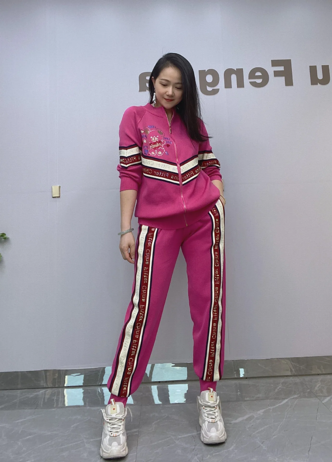 Fashion 2 Piece Sets Womens Outfits Cartoon Letter Diamonds Side Stripe Zipper Sweater and Joggers Conjunto Dos Piezas Mujer