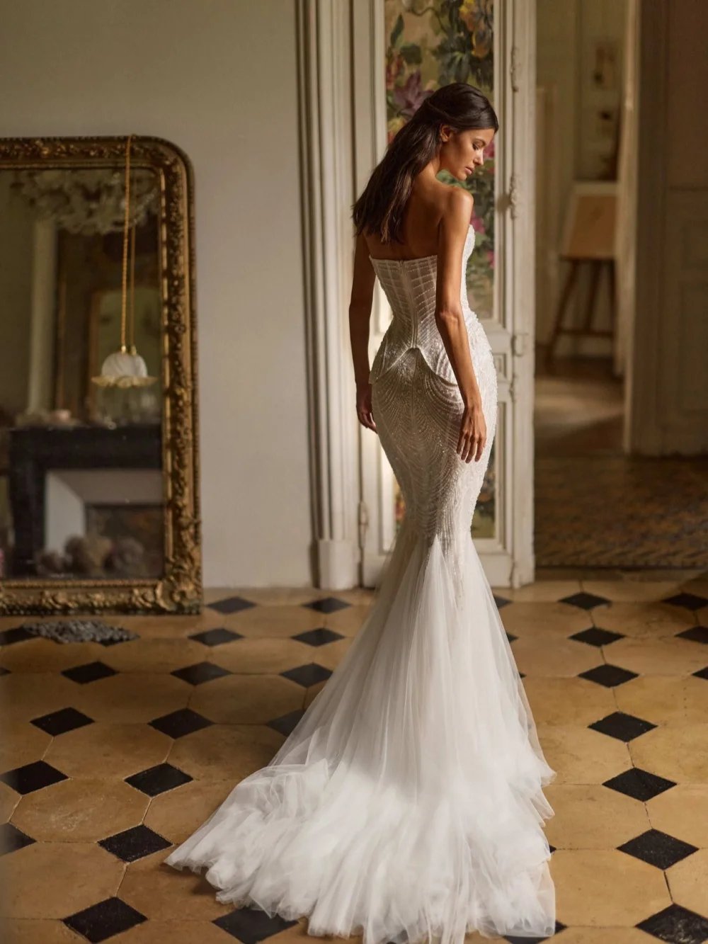 ชุดแต่งงานทรงเมอร์เมดประดับมุกหรูหรา คอร์เซ็ท คอวีลึก แขนยาว  ชุดเจ้าสาวสั่งตัดพิเศษ ดีไซน์มีเสน่ห์สำหรับเจ้าสาว