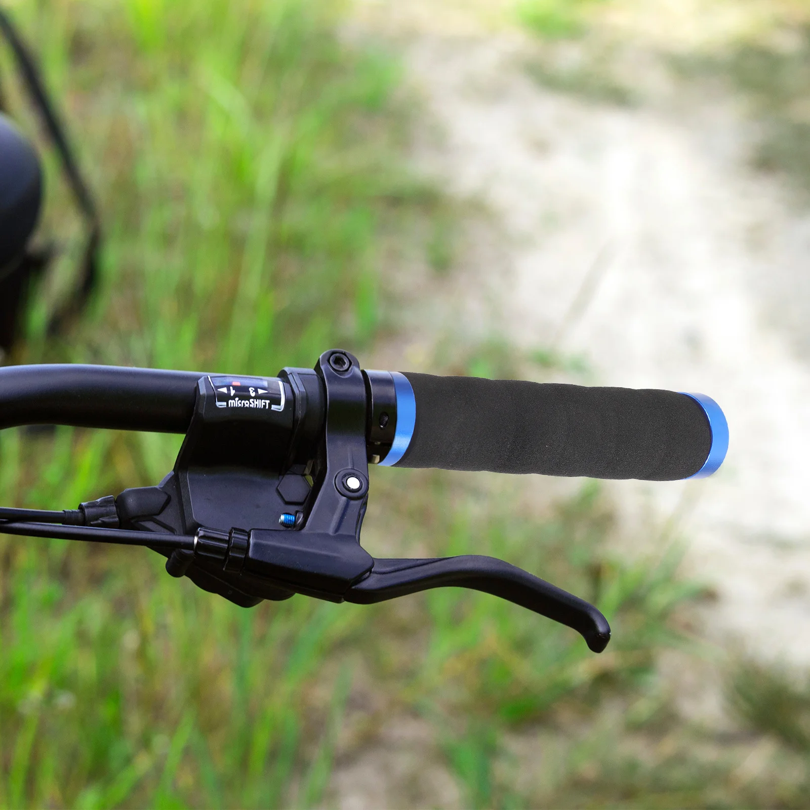 

1Pair Mountain Bike Handlebar Grips Soft Foam and Metal Core Anti-Slip Cycling Grips Cover for Smooth and Safe Outdoor Riding