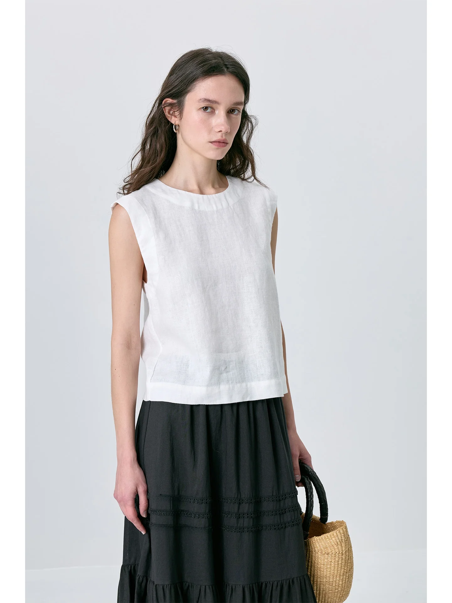 

Легкая дышащая льняная блузка без рукавов с круглым вырезом, женская летняя новинка, свободный крой, стройнящий эффект, повседневный топ-жилет