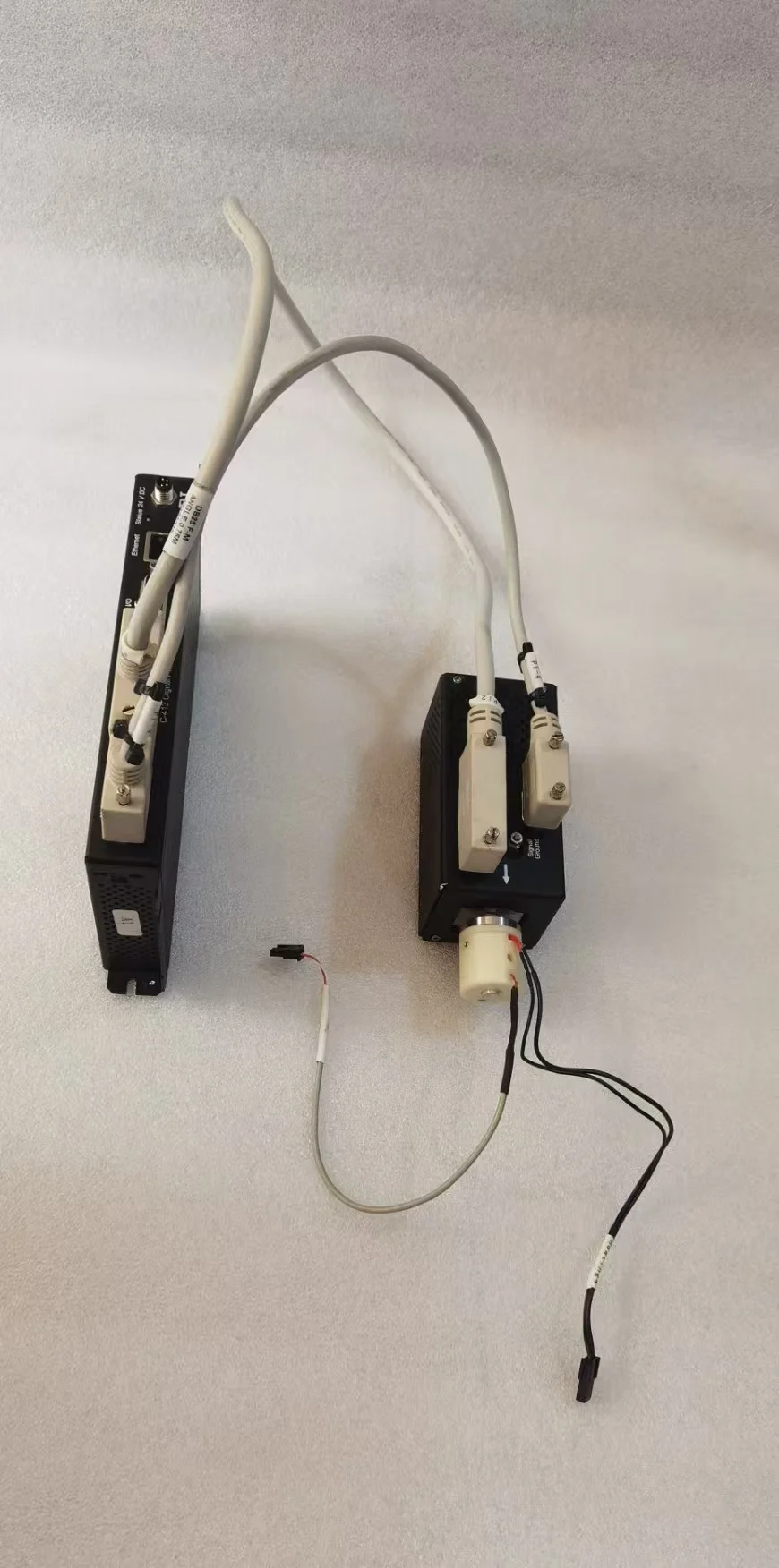 Controlador servo de passo PI C-413K009 com controlador de motor PI V-273K013 e cabos