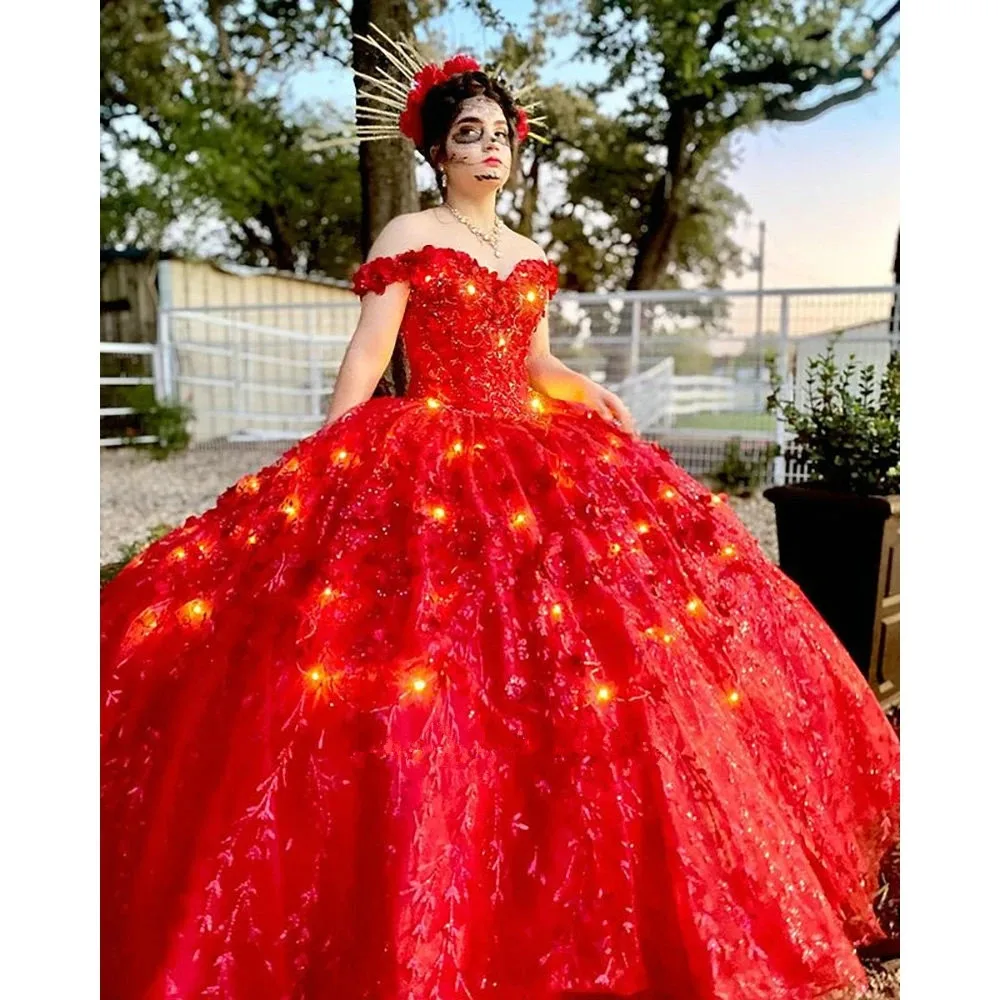 فساتين أميرة Quinceanera حمراء مكشوفة الكتف مع عباءة ثلاثية الأبعاد الزهور الدانتيل متابعة كريستال المكسيكي حفلة موسيقية Vestido De 15 Anos الحلو 16