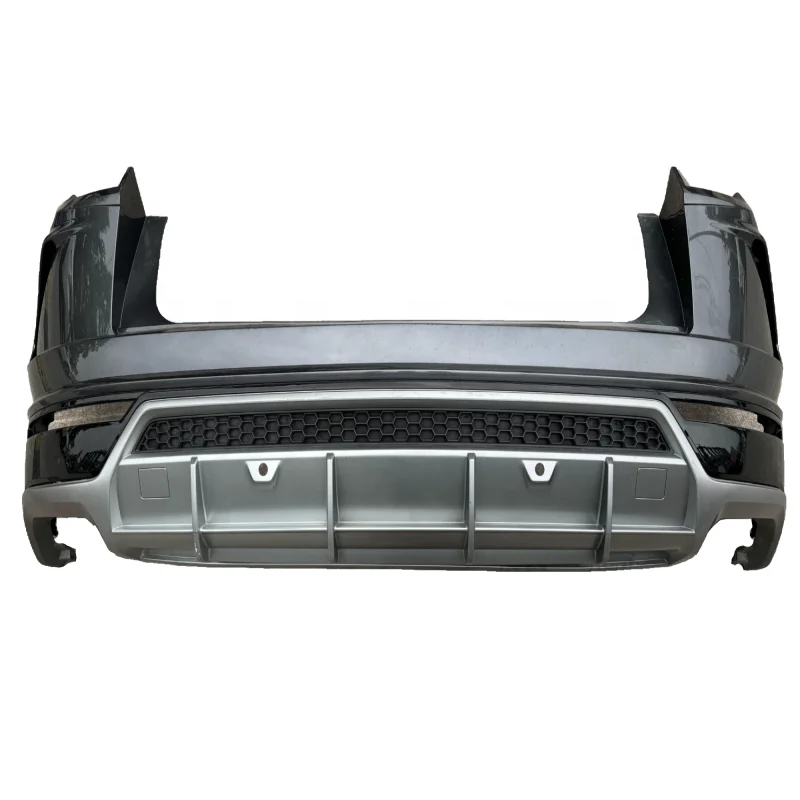 The New High-quality URUS Is Fitted with a Rear Bumper Enveloping Bumper Spoiler radar Exhaust Tailthroat