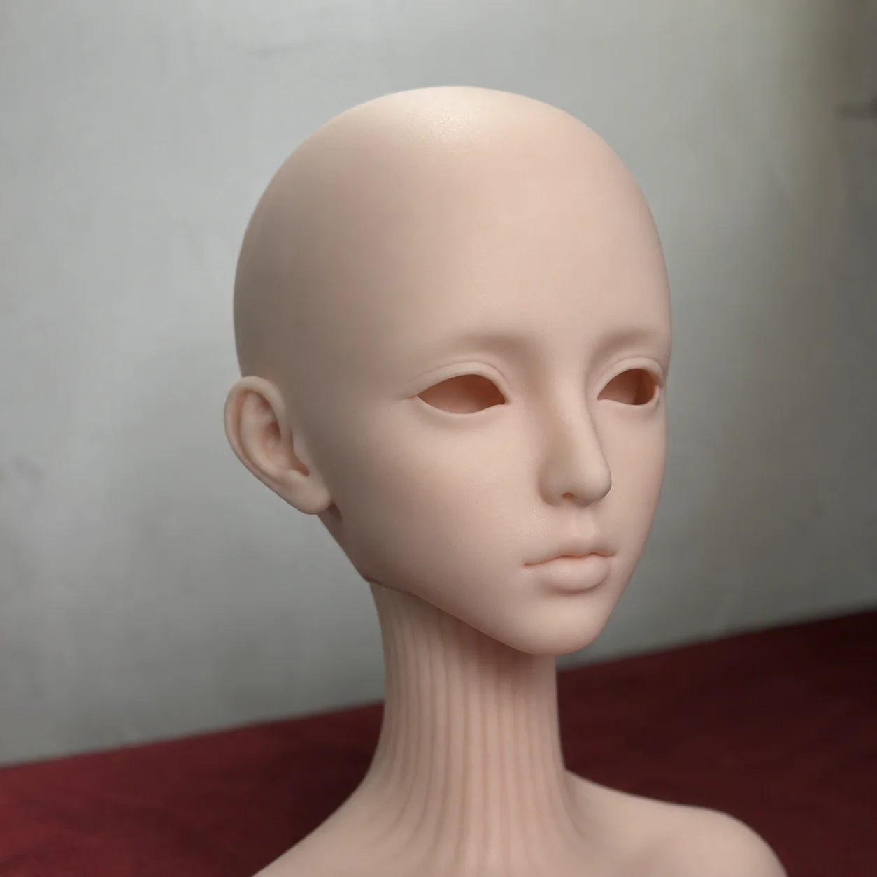 TPE white film head without makeup, without eyes, without stand, essential for makeup practice