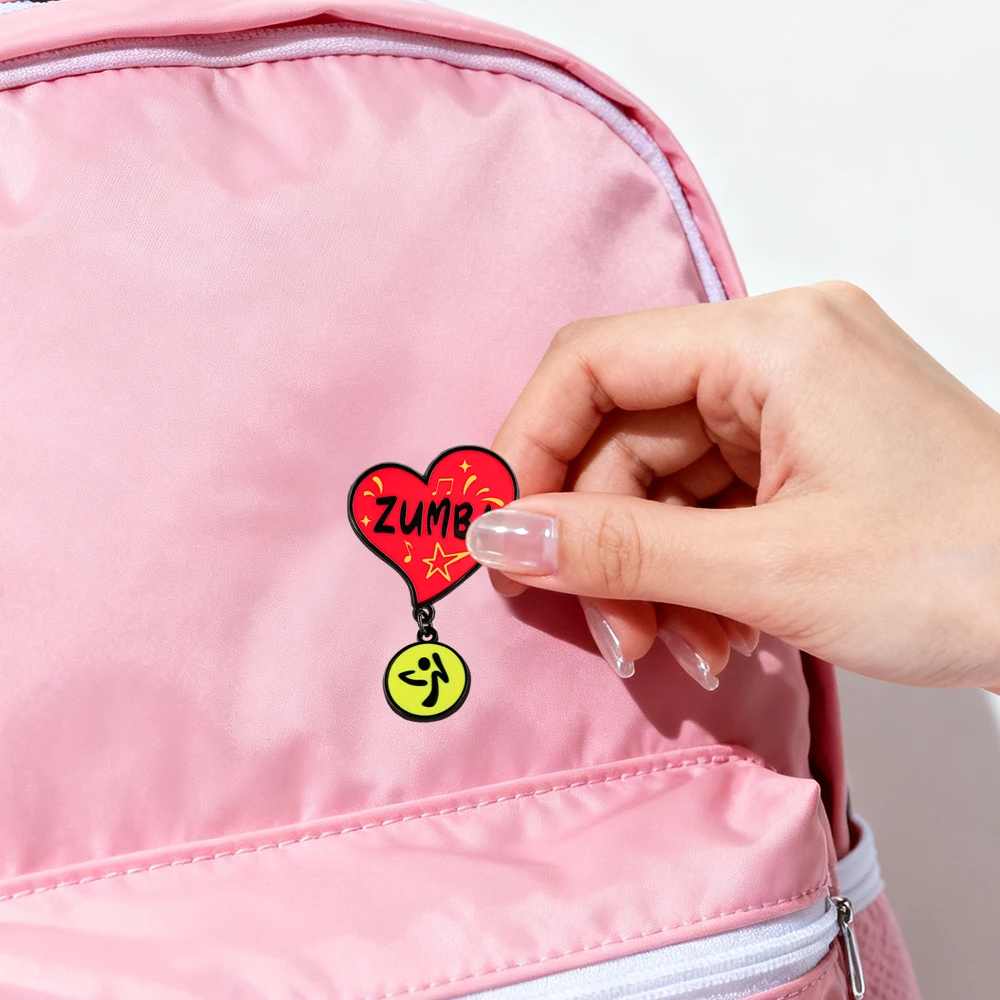 Zuumba Herzförmige Emaille-Brosche Tanzstar Musik Anstecknadel Fitness-Liebhaber Geschenk Schmuck für Kleidung Tasche – Detail 5