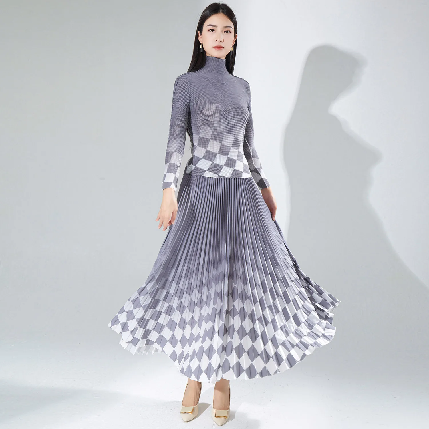 Early Autumn Women's Advanced Fashion Set 23 Year New Light Mature Style Women's Checkered Versatile Two Piece Skirt Set