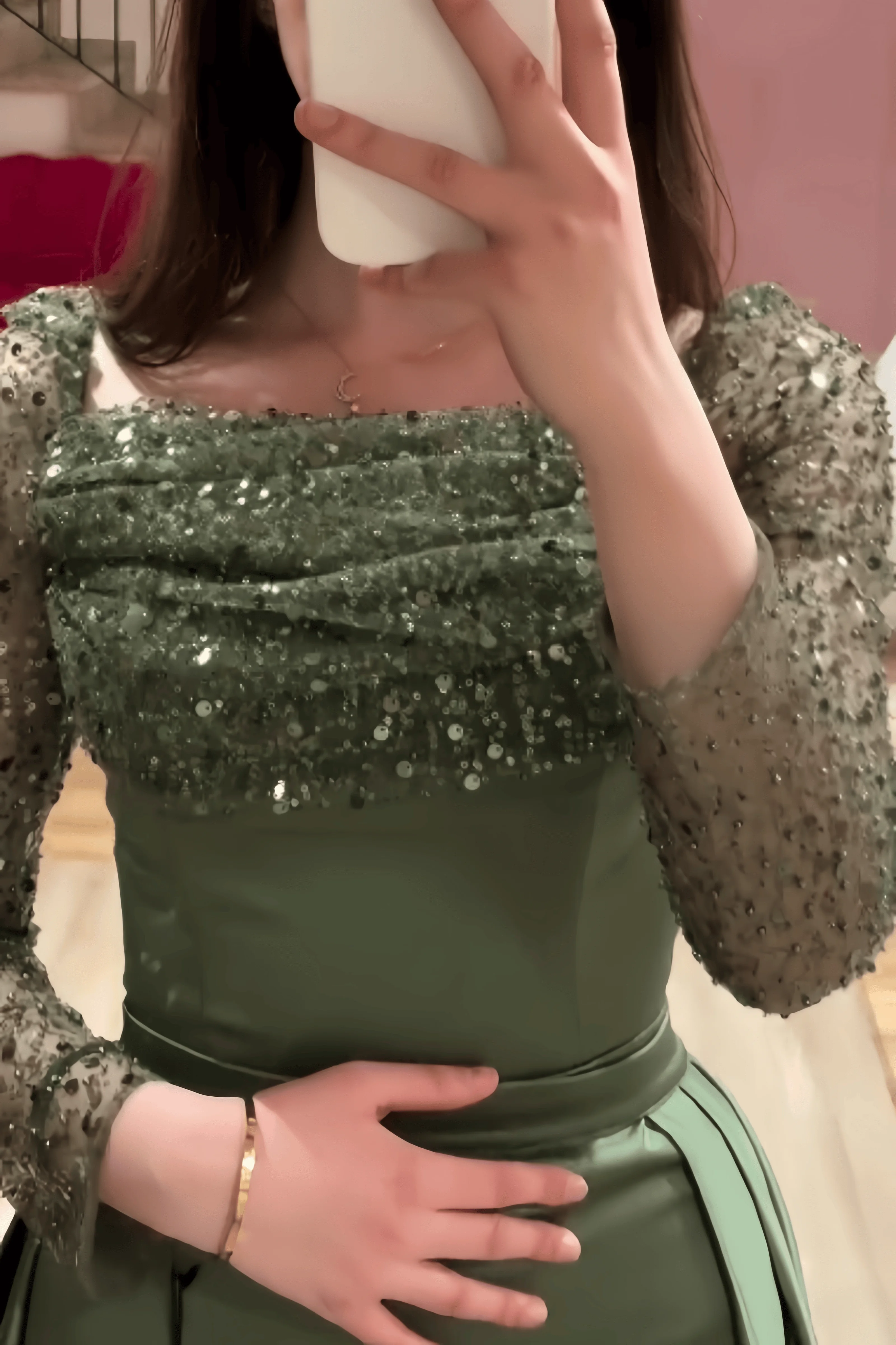 فستان سهرة أنيق برقبة مربعة، فستان نسائي من الساتان باللون الأخضر الداكن مع أكمام ترتر وقطار للحفلات الفاخرة حسب الطلب