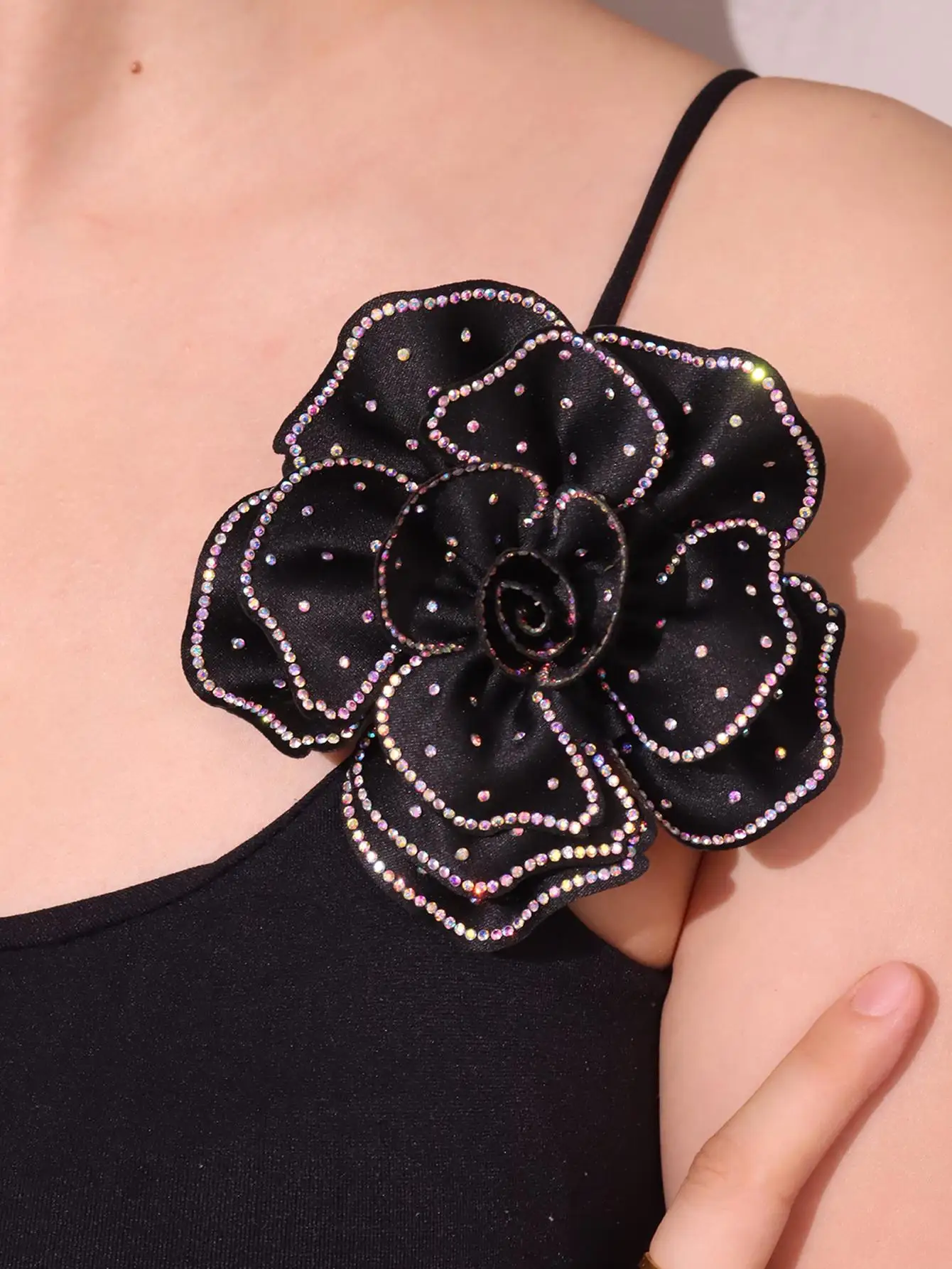 Broche à fleurs en tissu de zircone brillant coloré, mode de soirée rétro élégante, costume, jupe, broche de décoration pour femmes et hommes, bijoux nouveau