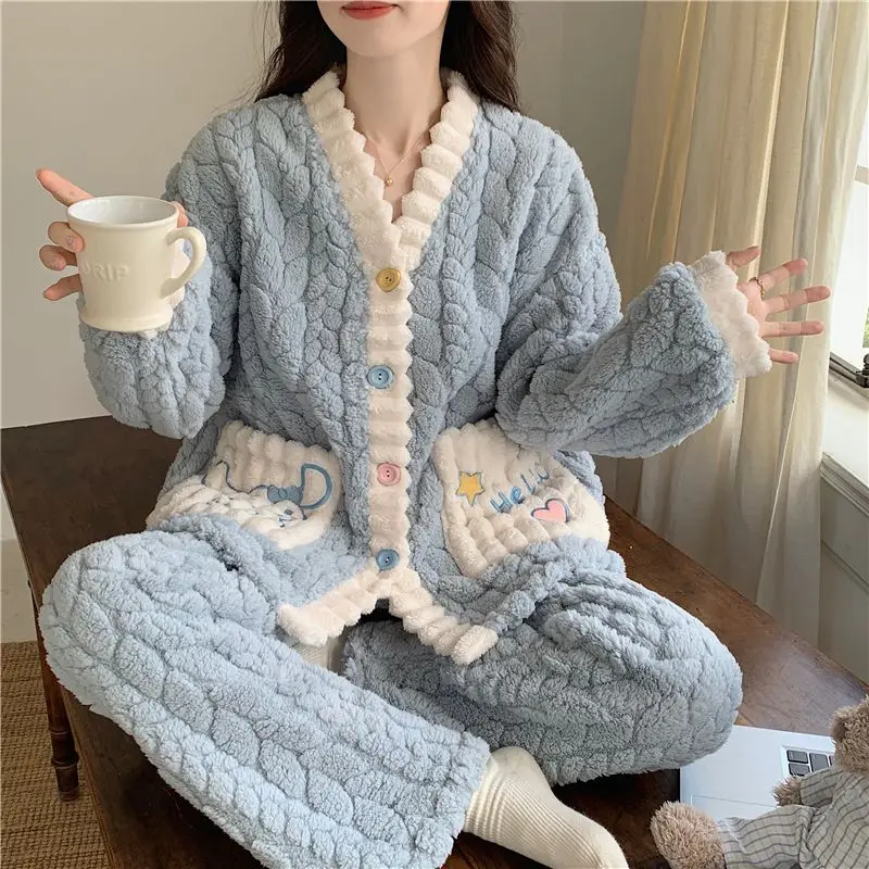 

Осенне-зимний комплект пижам с мультяшным принтом Cinnamoroll для девочек: утепленный, из кораллового флиса, повседневный костюм для дома, можно носить на улице