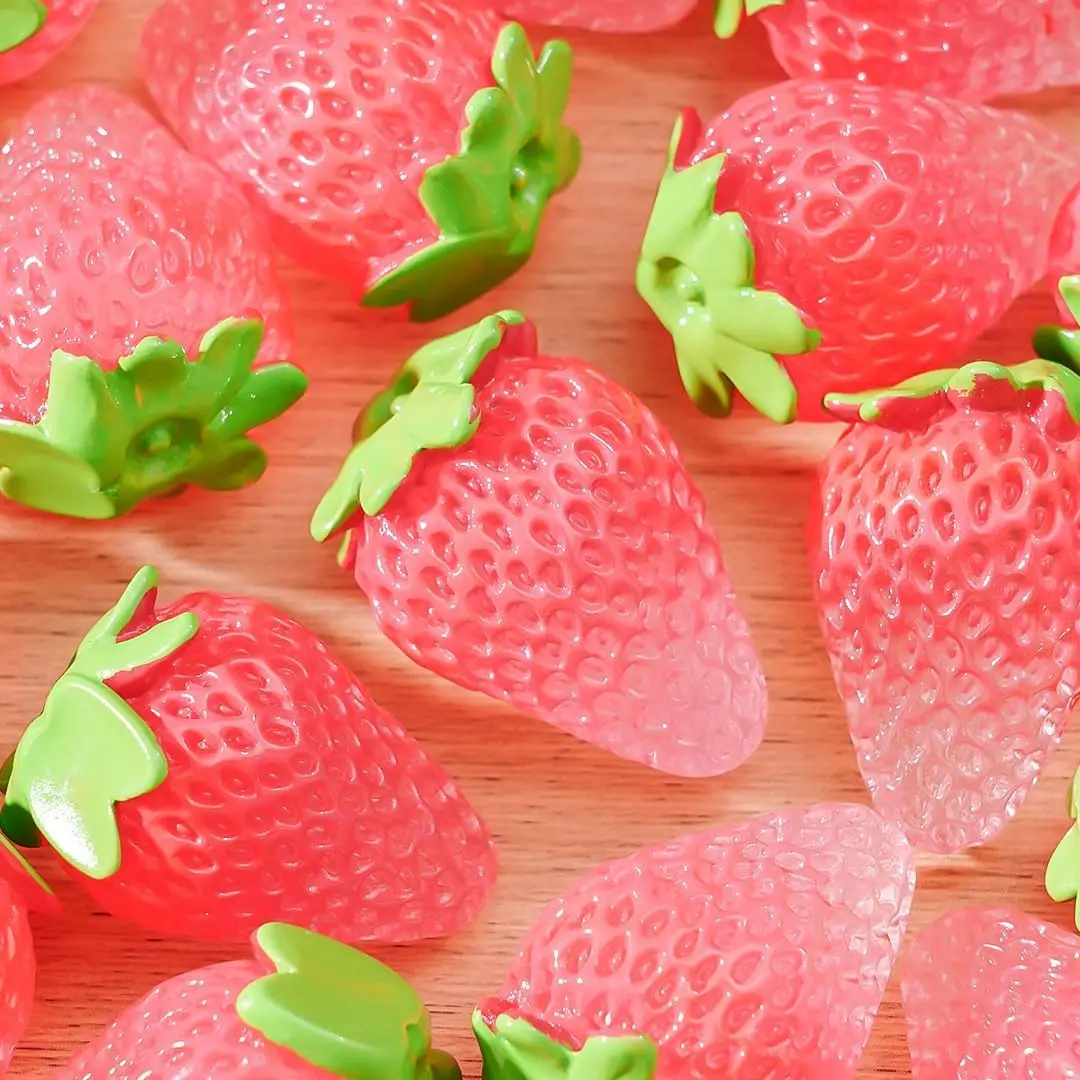 10 قطعة تماثيل الفراولة الصغيرة المضيئة الراتنج الفاكهة الاصطناعية الصغيرة توهج في الظلام الاصطناعي مصغرة الفراولة حلية