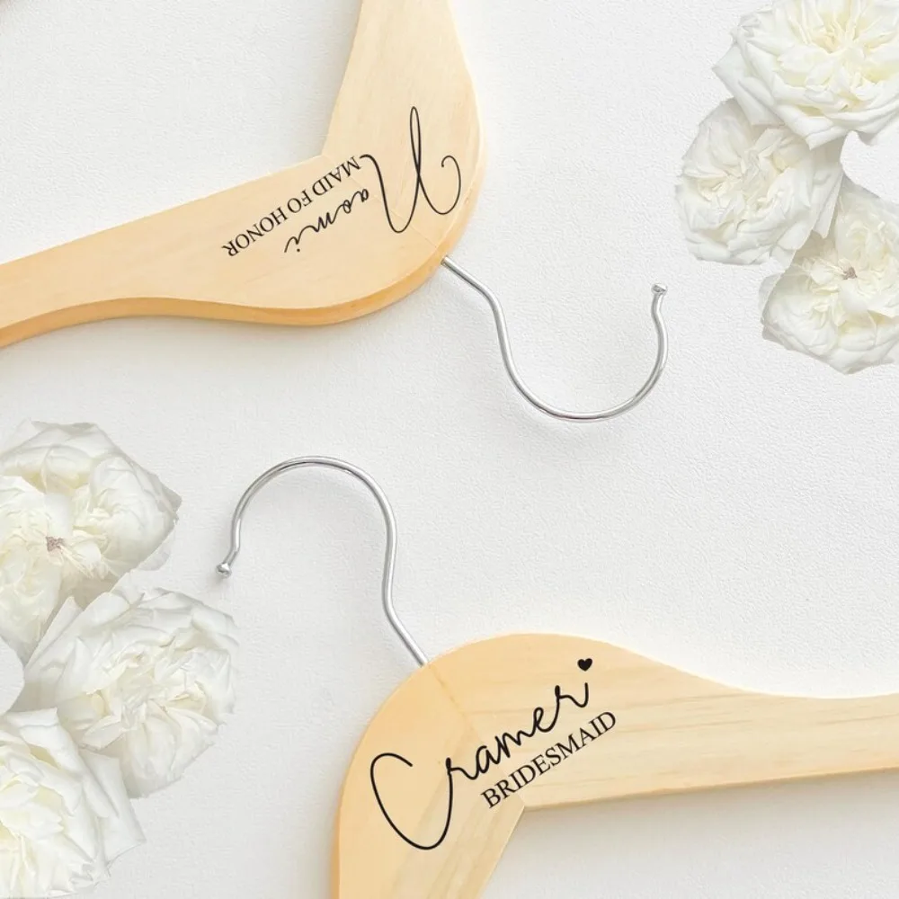 Personalisierte Brautjungfer Kleiderbügel Braut Trauzeuge Kleiderbügel Bräutigam Party Individuell gravierte Namen Hochzeit Kleiderbügel UV-Druck Hochzeit Kleiderbügel – Detail 8