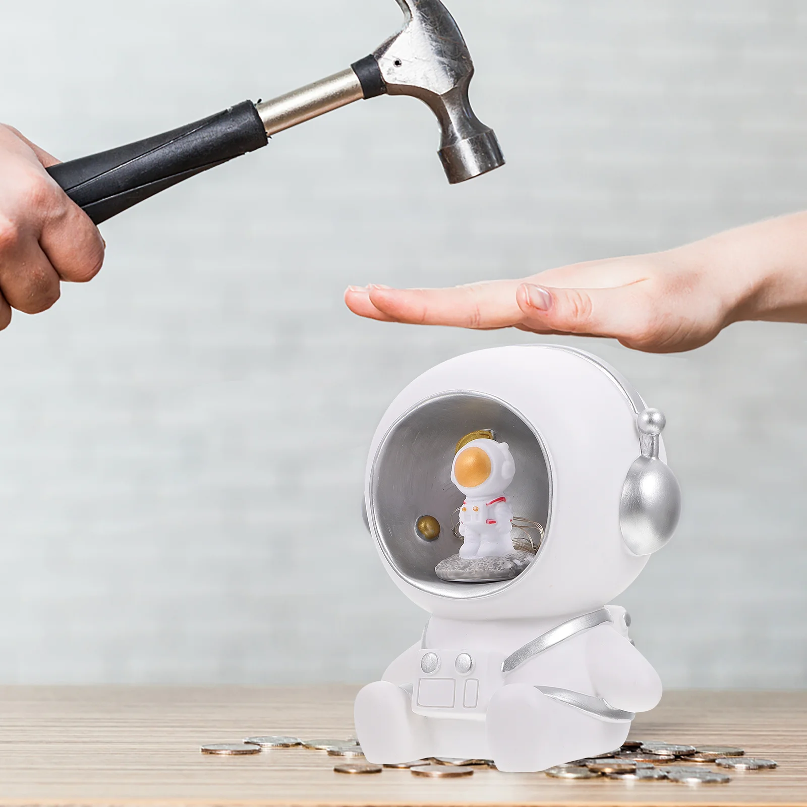 1Pcs Night Light Money Saving Pot Space Boy Ornamental Creative Home Decor Bedroom Living Room Luminous Astronaut Design Coin