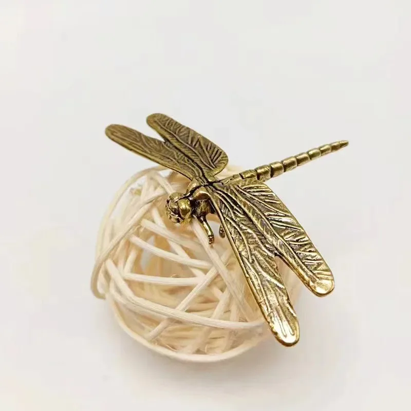 قطعة واحدة من تمثال اليعسوب النحاسي العتيق - ديكور مكتب المنزل والمكتب على الطراز العتيق، تحصيل الشاي المبتكر للحيوانات الأليفة