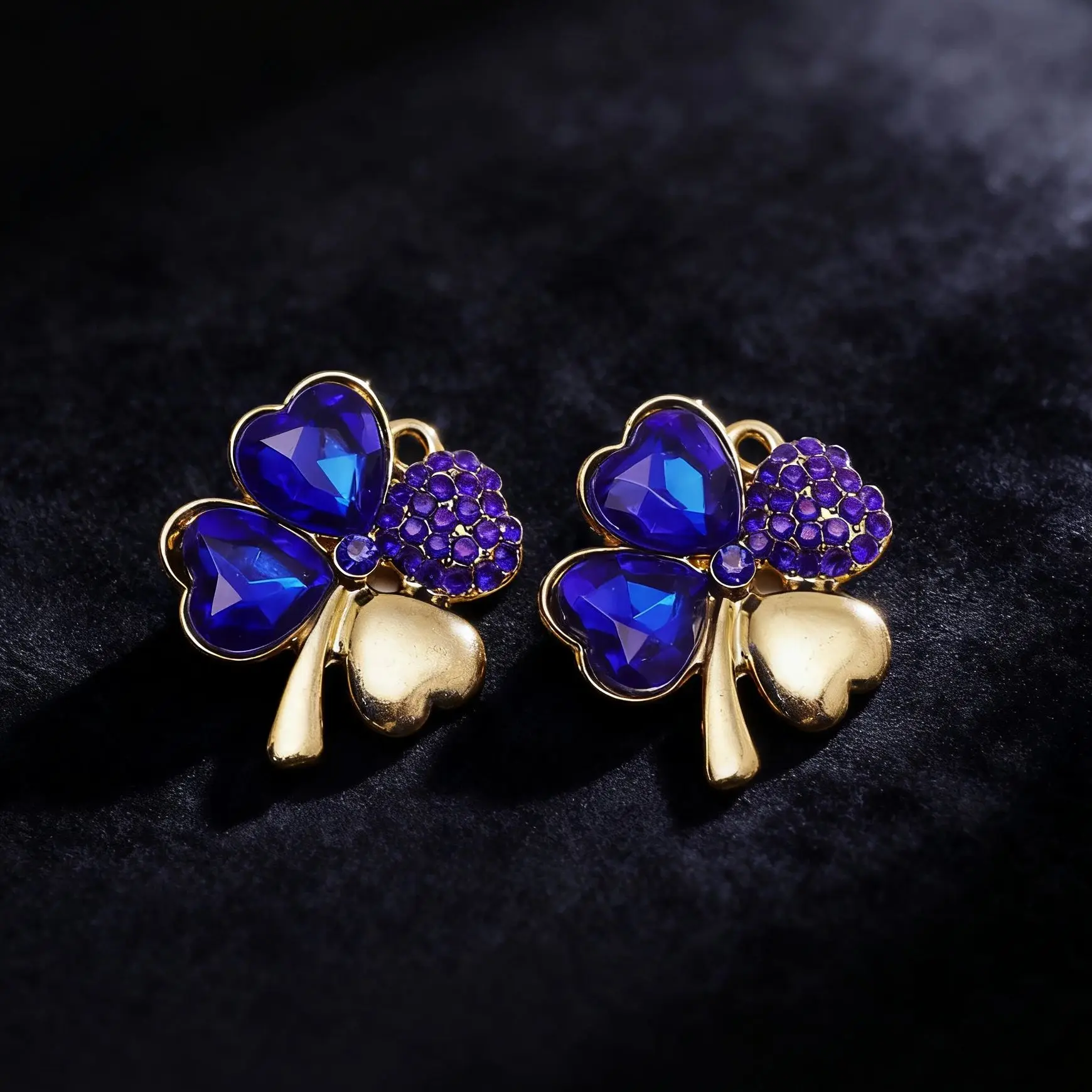3 pieces of four leaf clover alloy electroplated DIY jewelry accessories including keychains earrings and necklace pendants