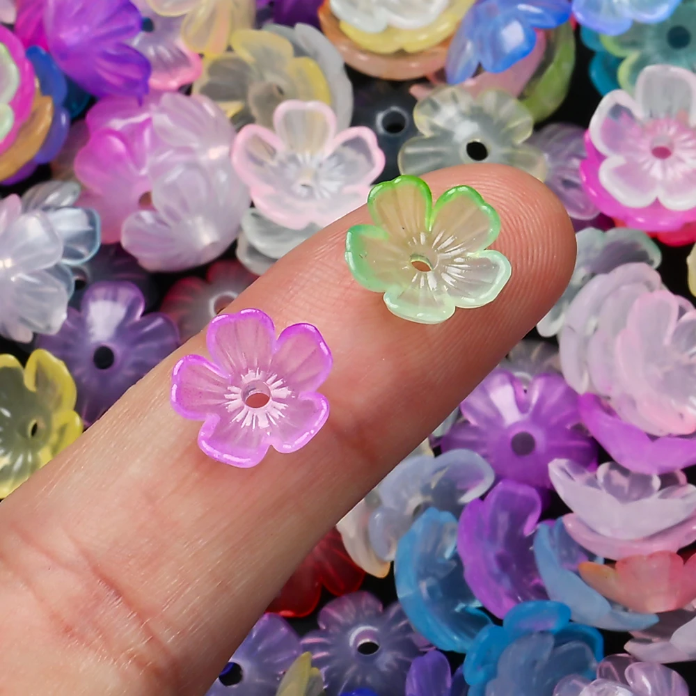 600 Stück Transparente Bunte Acryl-Blumenperlen Blumen-Abstandhalterperlen für DIY Schmuckherstellung Perlenarmband Halskette Zubehör – Detail 4