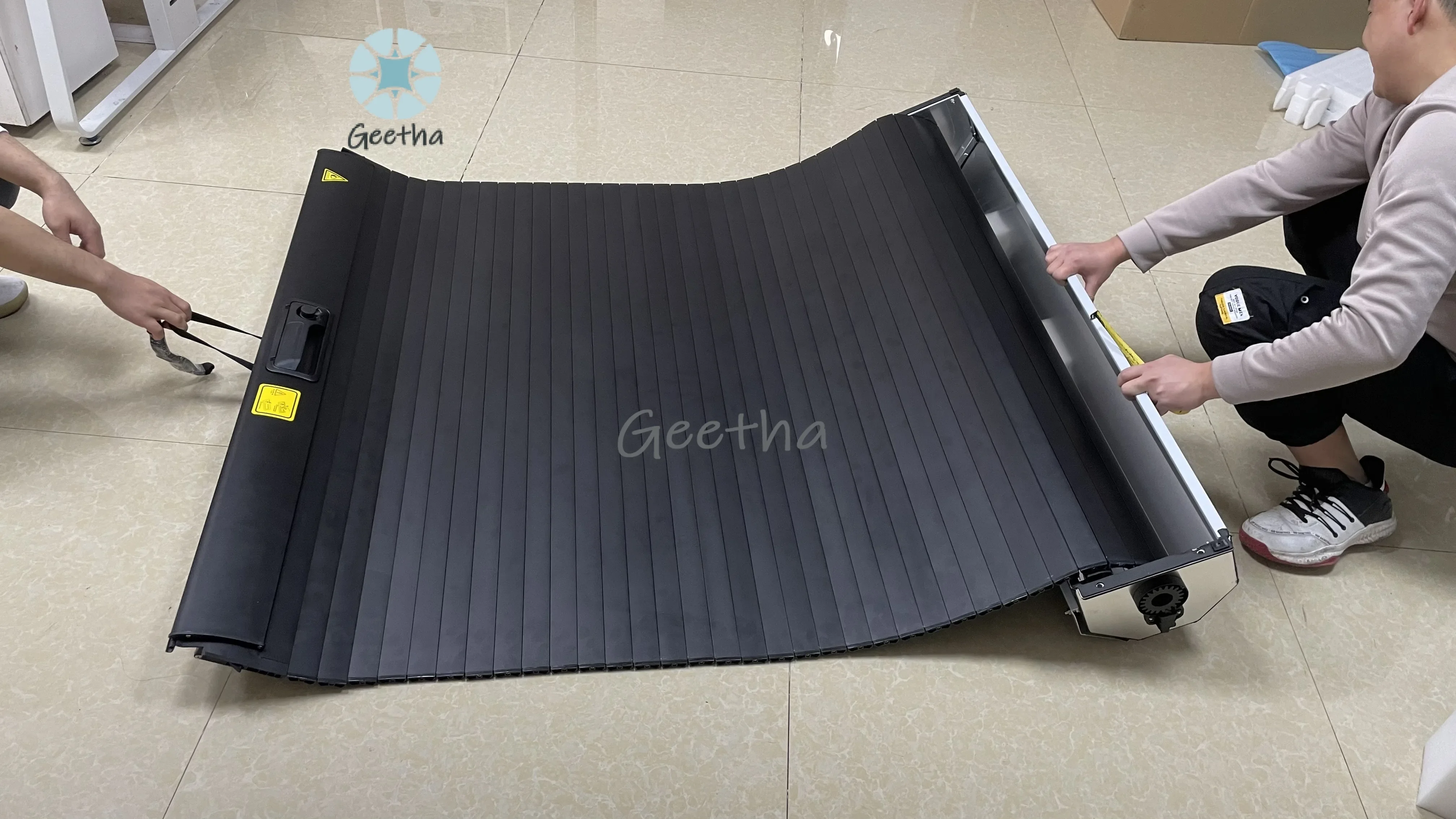 

Aluminum Retractable Pickup Truck Tonneau Bed Cover Roller Lid Manual and Electrical for Toyota Hilux Revo Rocco 2020+