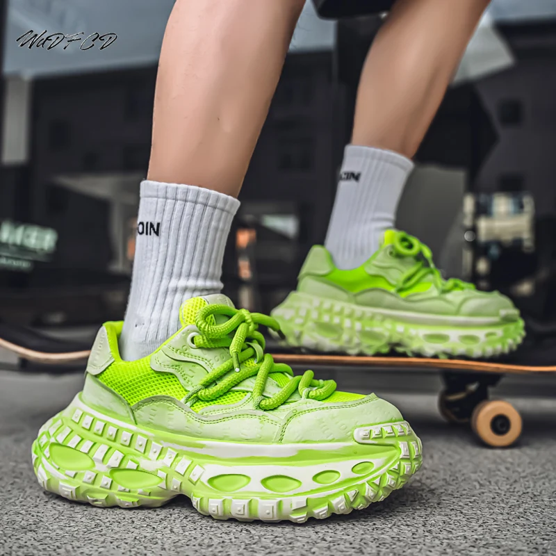 أحذية رياضية مكتنزة للرجال مصممة بإطارات أحذية رياضية عصرية كاجوال من القماش الجلدي قابلة للتنفس الارتفاع زيادة منصة أحذية الصالة الرياضية