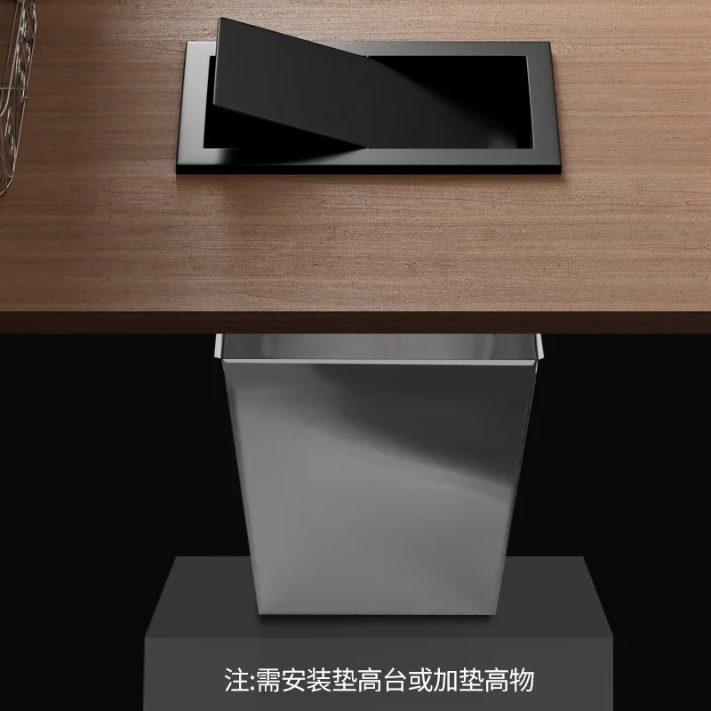 Schwarze Arbeitsplatte aus Edelstahl mit eingebettetem...