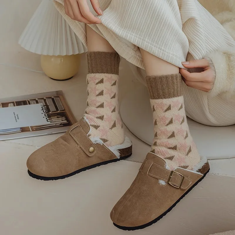 4 Paar Damen-Wintersocken mit dickem Mittelrohr, modische Streifen, warm, Plüsch, weich, bequem, für Zuhause, Outdoor, Freizeit – Detail 6