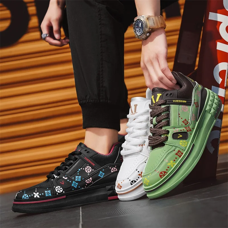 2025 ฤดูใบไม้ผลิใหม่รองเท้าผู้ชายแฟชั่นพิมพ์รองเท้าสบายๆหนาเพิ่มสบายกีฬารองเท้า