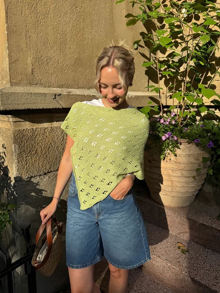 

Women's clothing trend 2025 Vintage sexy for woman round neck solid color shawl cape hollow sweater knitted casual vest top K278