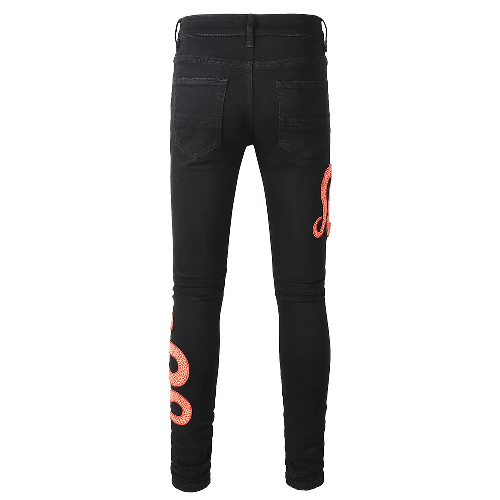 Herren Jeanshose aus Stretch-Denim mit schwarzer Schlangenstickerei, schmal geschnitten, konisch zulaufend, Bleistifthose mit Schlangenleder-Patch – Detail 17