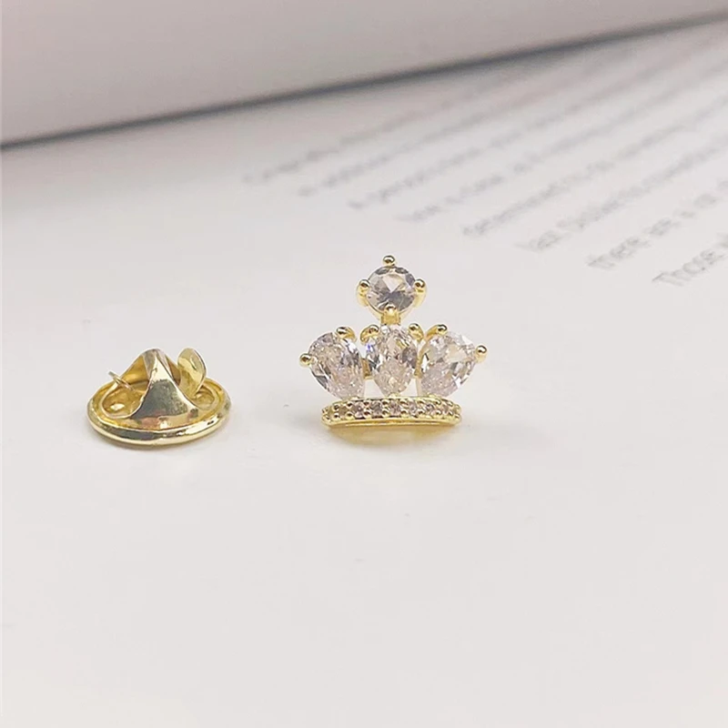 Cute Crown Brooches for Women Metal Anti-glare Lapel Pin Fixed Clothes Brooch Pins Sweater Coat Clothing Accessories Wholesale