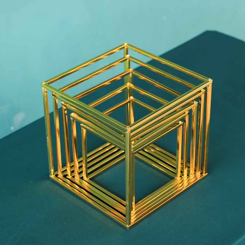 

Shining Golden Cake Frame with Clear Acrylic Covers Gold Plated Cube Cake Stand Wedding Centerpieces Birthday Table Decoration
