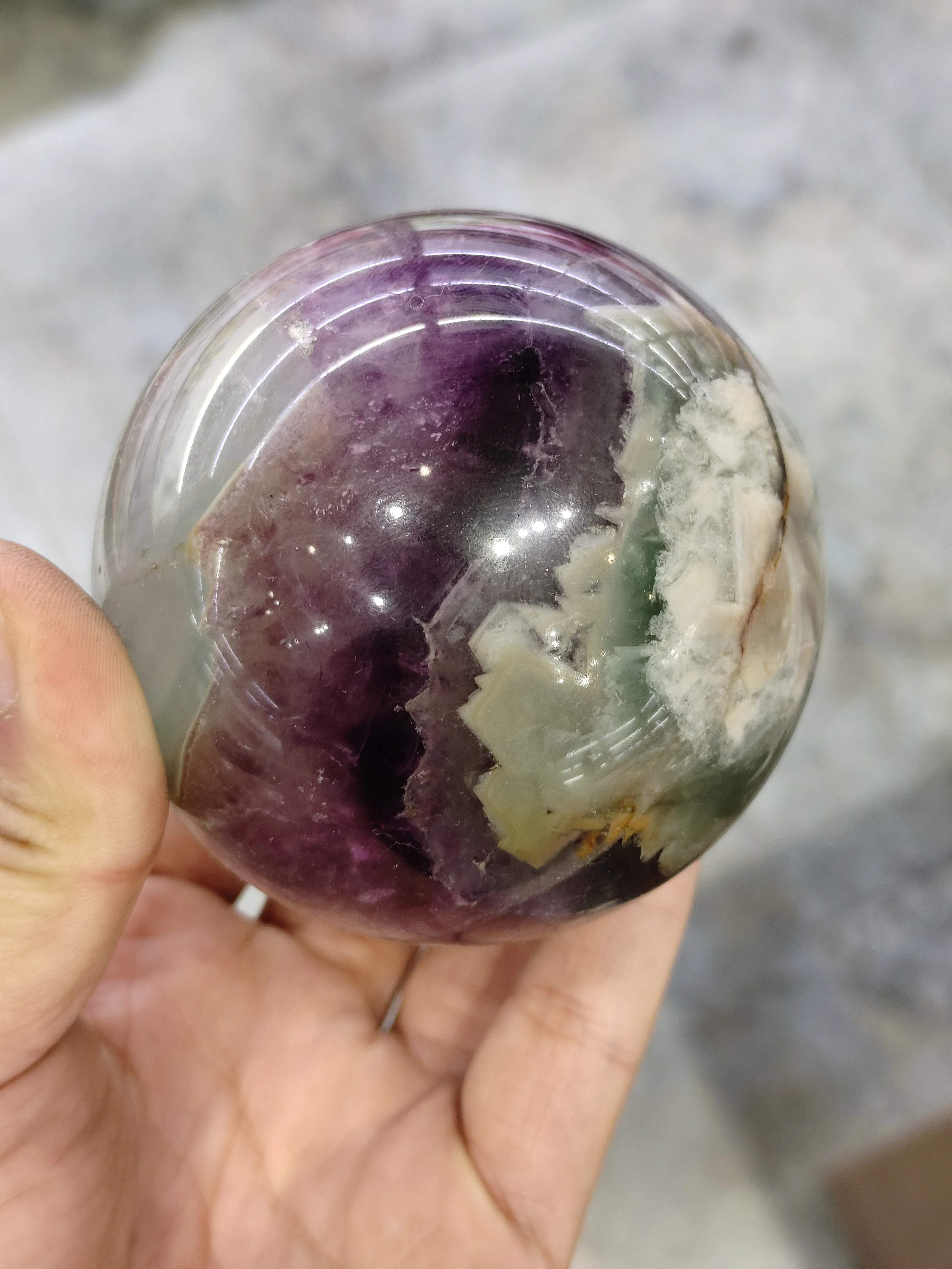 

1pc Natural Fluorite Ball Rainbow Crystals Sphere Healing Reiki Gemstone Decoration