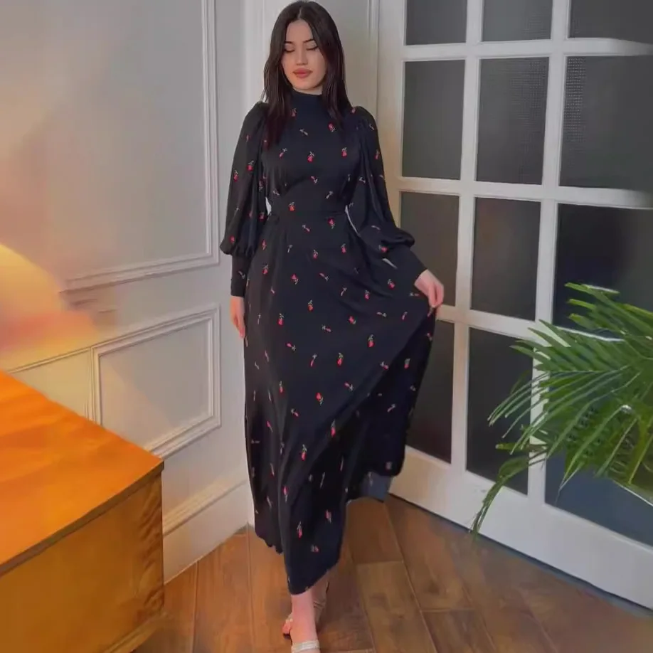 Wiosna 2024 Delikatny wiatr Luźny Krój Z Paskiem Mały Nadruk Wiśni Satyna Długi Rękaw Elegancki Średni Stan Wysoki Stan