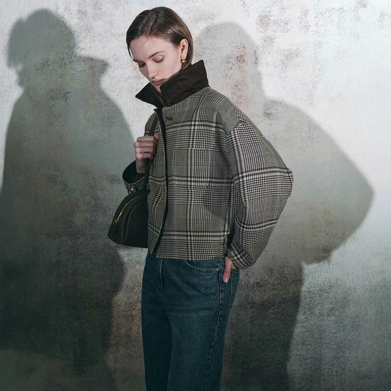 Autumn New Style Women's Plaid Corduroy Flight Jacket with Check Pattern Turn-down Collar Short Coat Original Design Cotton L...