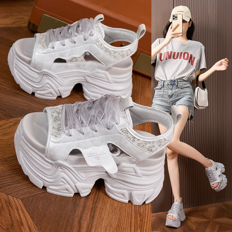 

2026 9CM Synthetic Microfiber Leather Summer Hollow Platform Wedge Women Sandals Flats Chunky Sneakers Bling Vulcanize Shoes