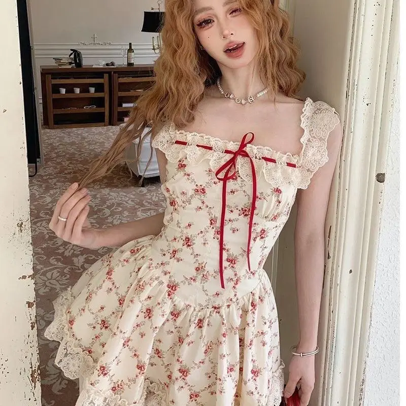 

Sweet and Beautiful Lace Suspender Girly Waist-hugging Floral Small Fresh Vacation Style Princess Dress