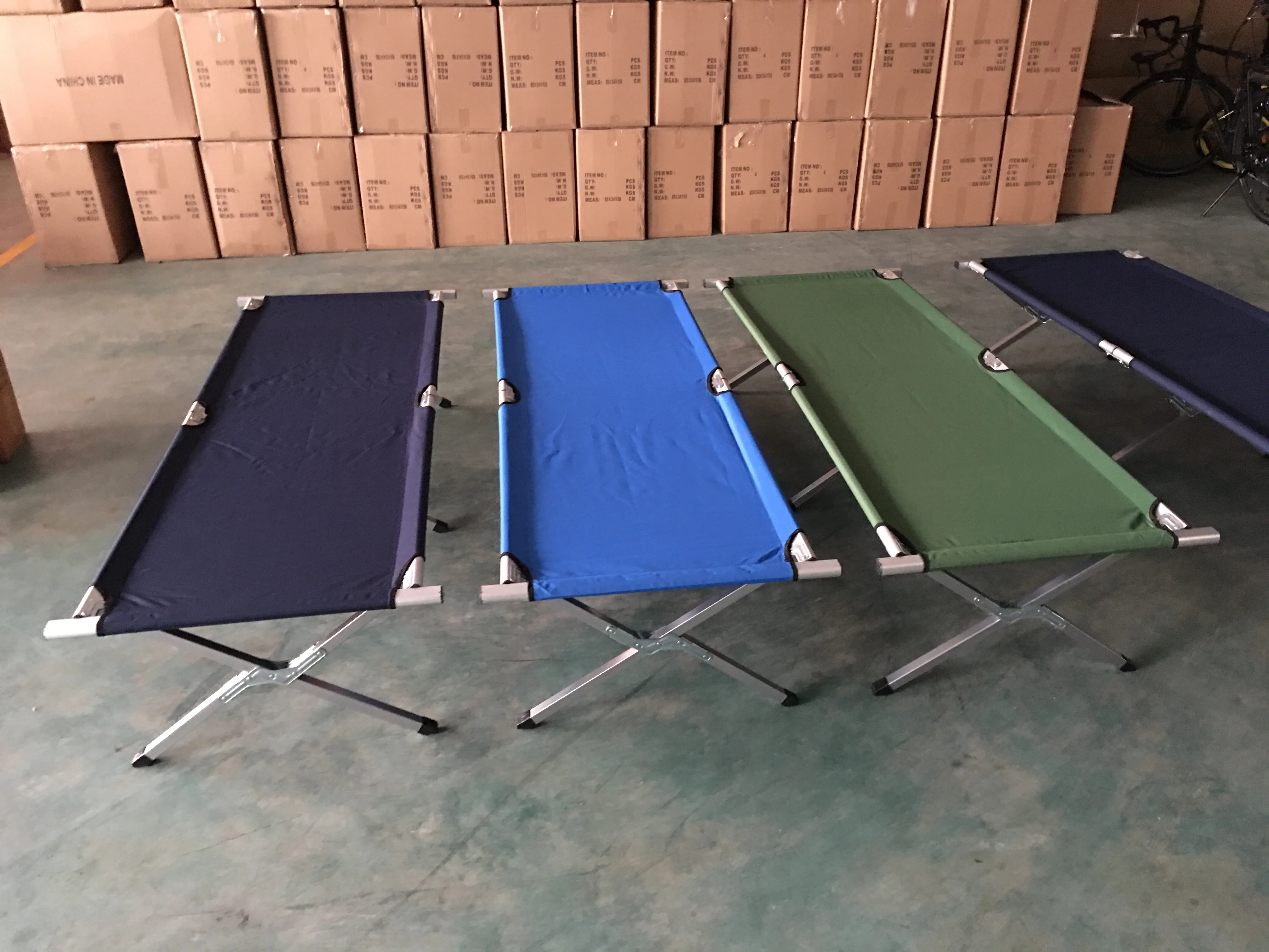 Metal Frame Durable Lightweight Hiking Sleeping Cots Lightweight Portable Folding Camp Bed Customized