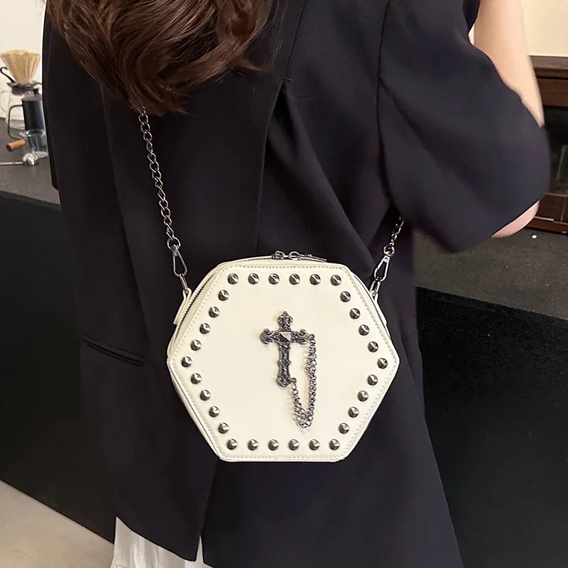 

WBS 2024 New Fashion Luxury Brand Rivet Chain Retro Bag for Women Niche Dark Cross Shoulder Messenger Bag Punk Culture Leather