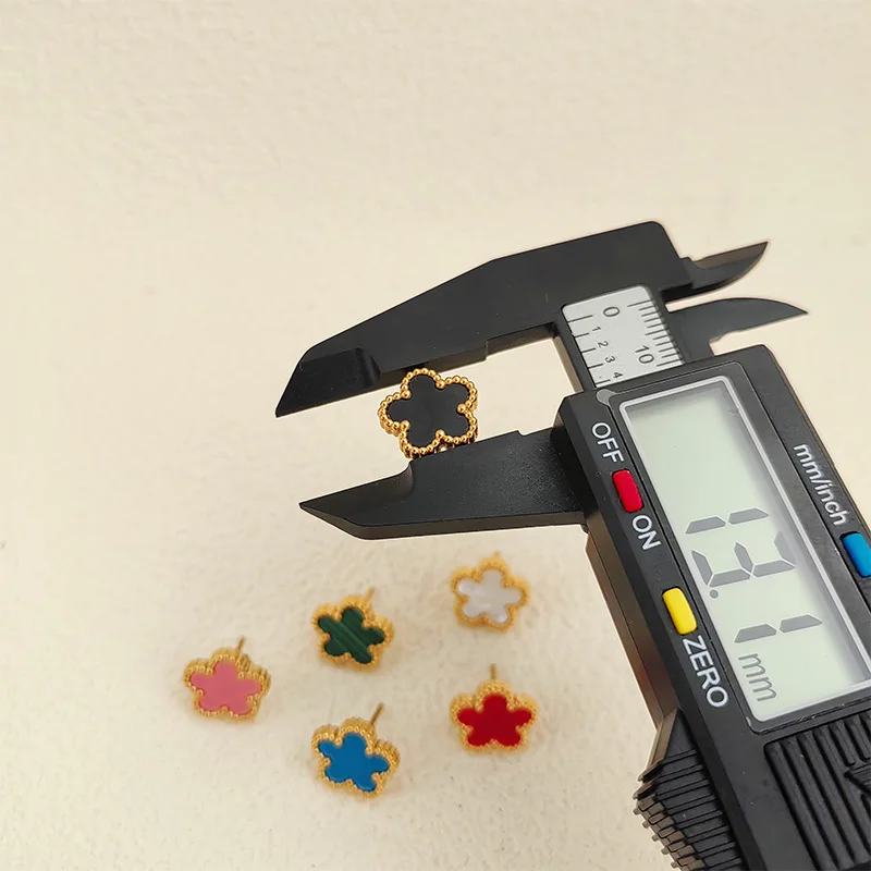 أقراط نسائية موضة 2024 أقراط من الفولاذ المقاوم للصدأ امرأة أنيقة 14k مطلية بالذهب البرسيم بنات مجوهرات الأزياء والاكسسوارات