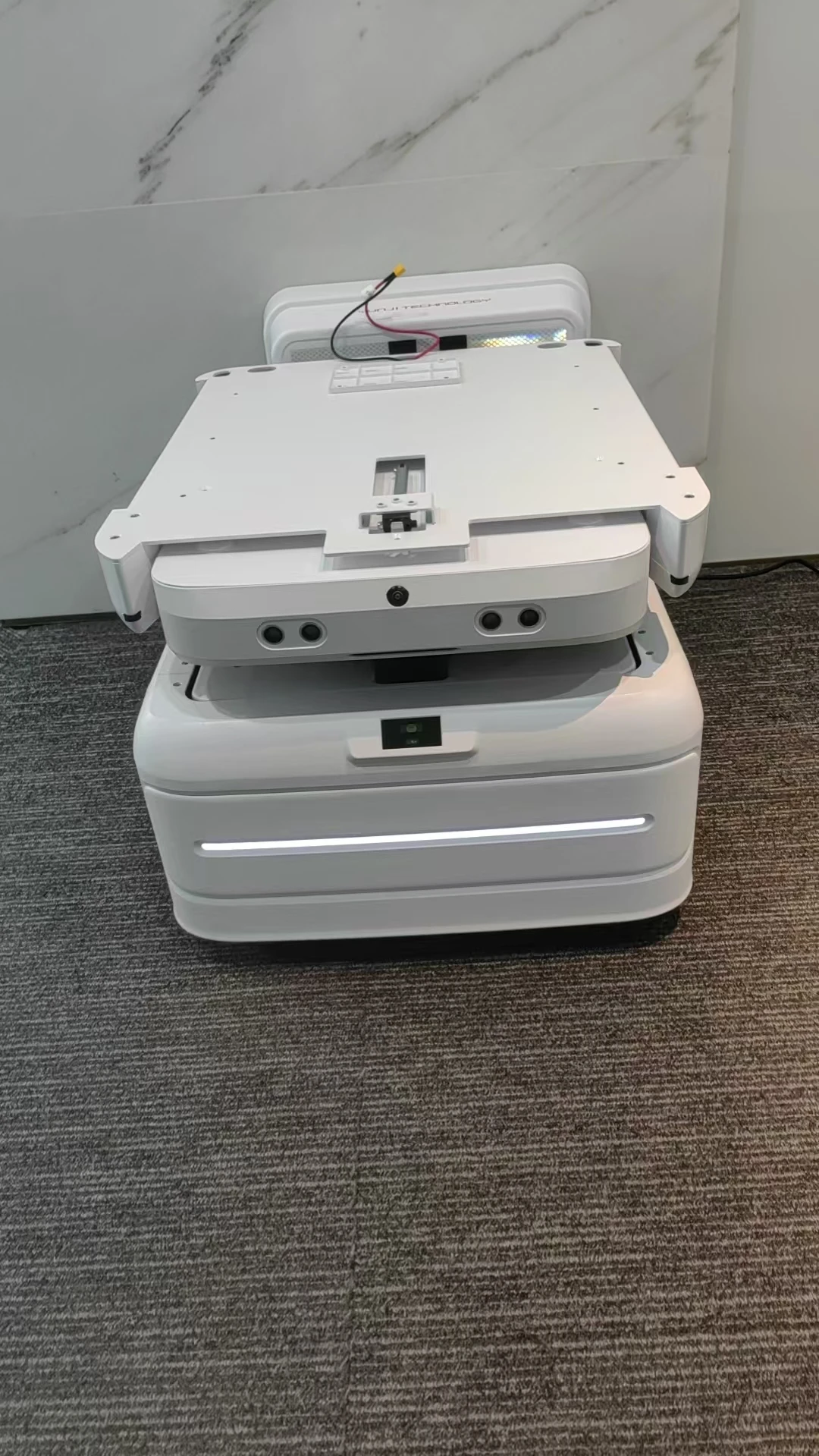 Yunji UP Multi-Functional Service Robot Intelligent Commercial Delivery Cleaning Patrol Robot for Hotel Hospital Office Building