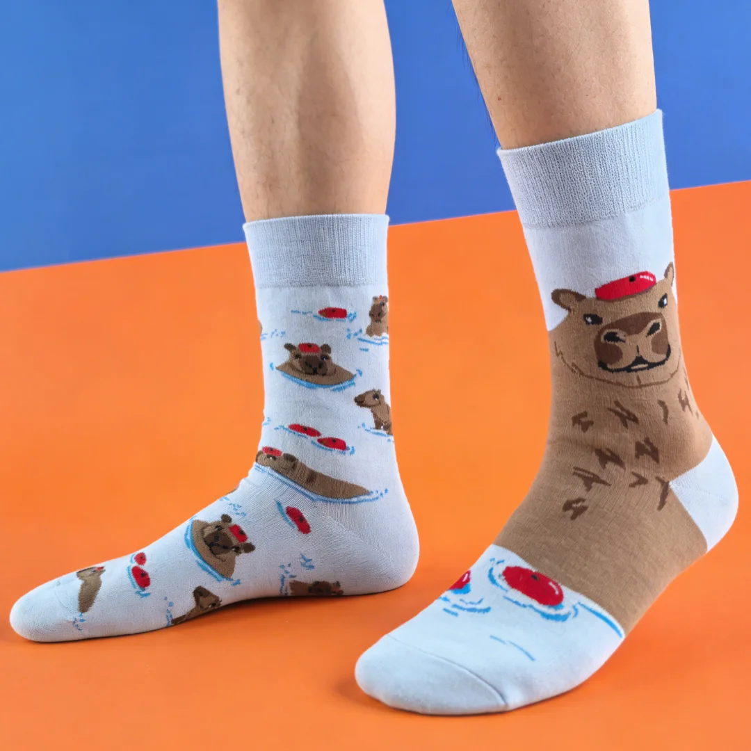 1 Pair of Mid-calf socks Featuring  Capybara Pattern, Asymmetrical Design, Trendy and Distinctive, Suitable For all Seasons