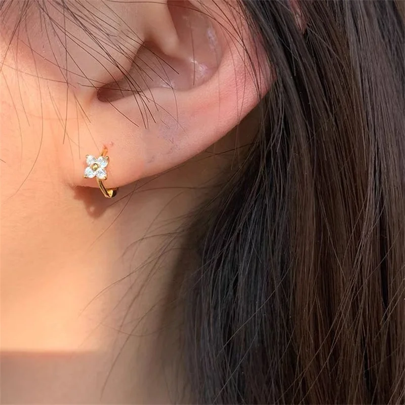 Trendy Cute Sweet Hollow Heart Zircon Hoop Earring For Women Classic Shiny Stud Earrings Fashion Small Ear Buckle Female Jewelry image 3