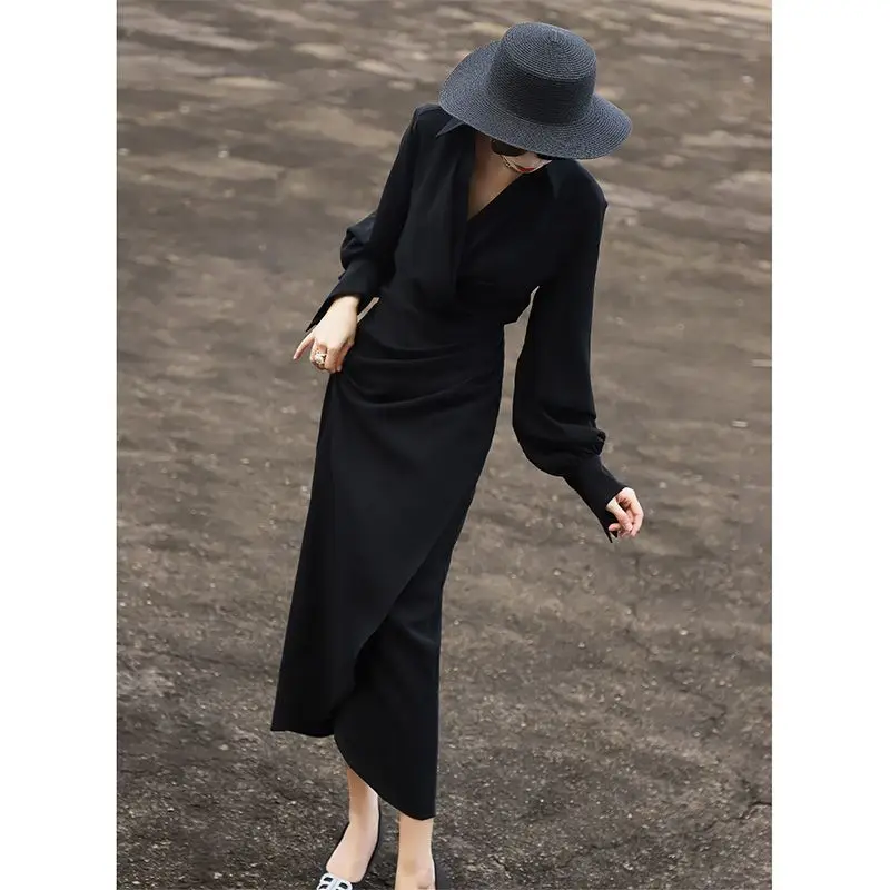 2025 ฤดูใบไม้ร่วงสไตล์ใหม่การเดินทางเรียบง่ายสลิมเสื้อกระโปรงชุดเดรสแขนยาวสําหรับผู้หญิง