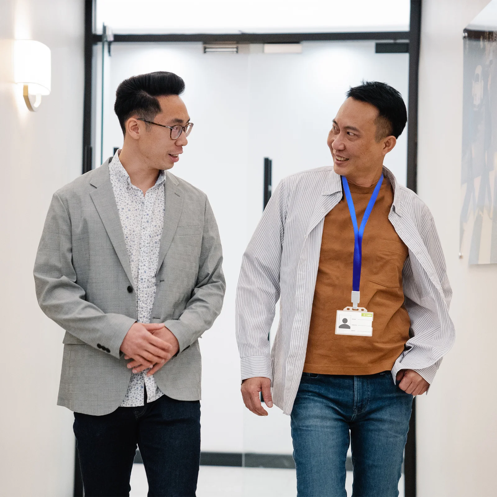 

1 set Horizontal Card Holder Id Badge Sleeve Clear Protective Cover For Id Credit Cards Name Badges Anti-Scratch