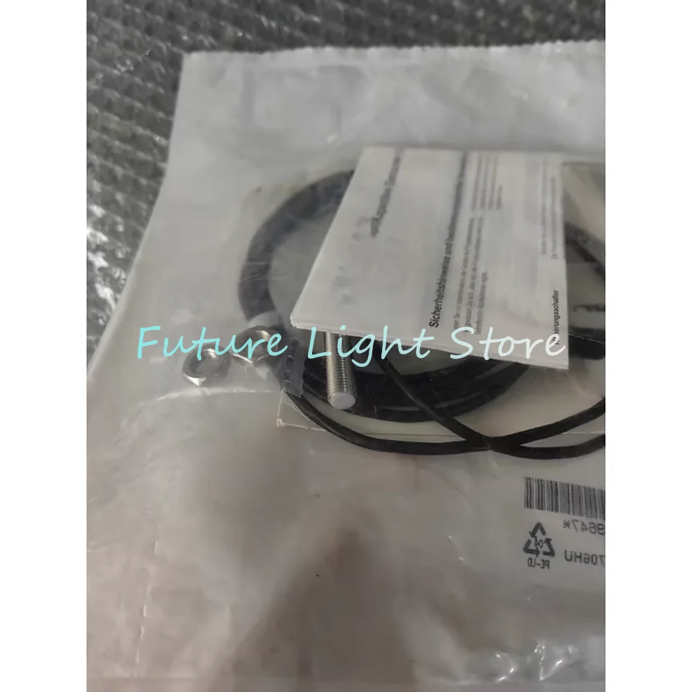 Capacitive Sensor BCS0026 BCS M08T4E1-PSM15C-EP02