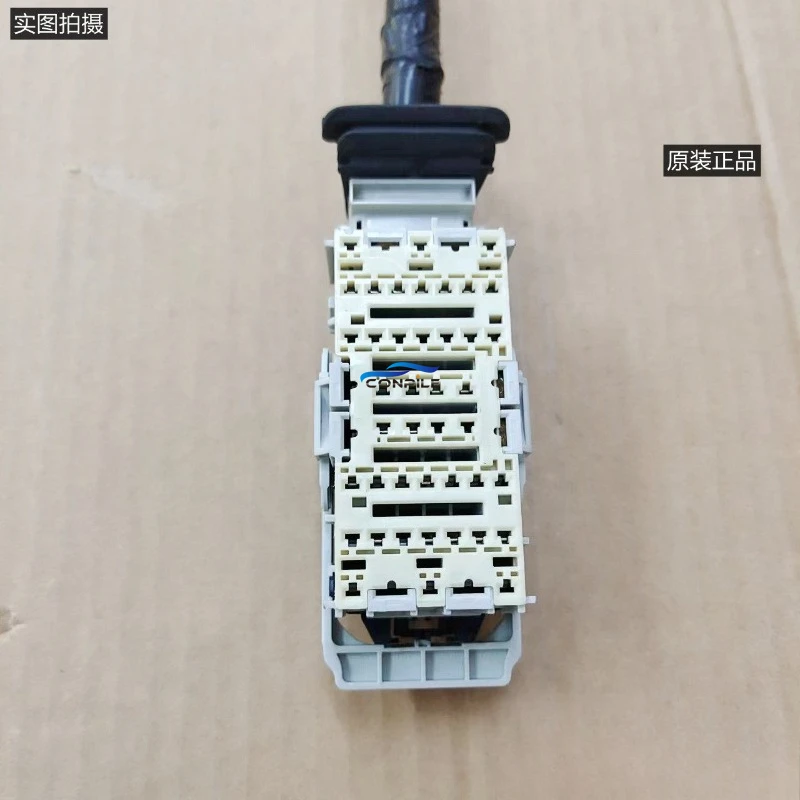 1pc for FORD Raptor F-150 Mustang Everest Explorer ROEWE MG Fuse Box Plug Second-hand