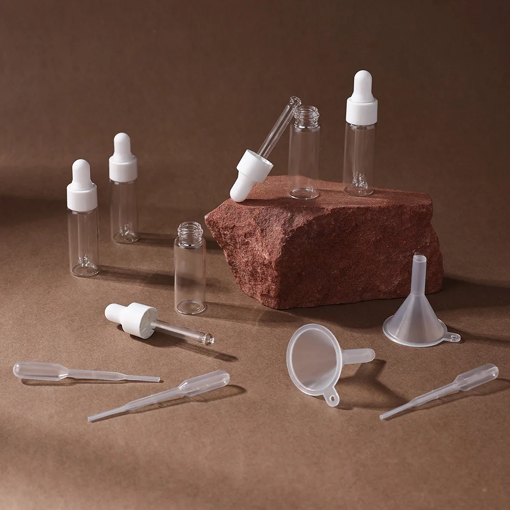 5/10 pezzi Bottiglie vuote per olio essenziale con contagocce in vetro sottile da 5 ml con set di coperchi bianchi con imbuti e contagocce ideali per olio essenziale