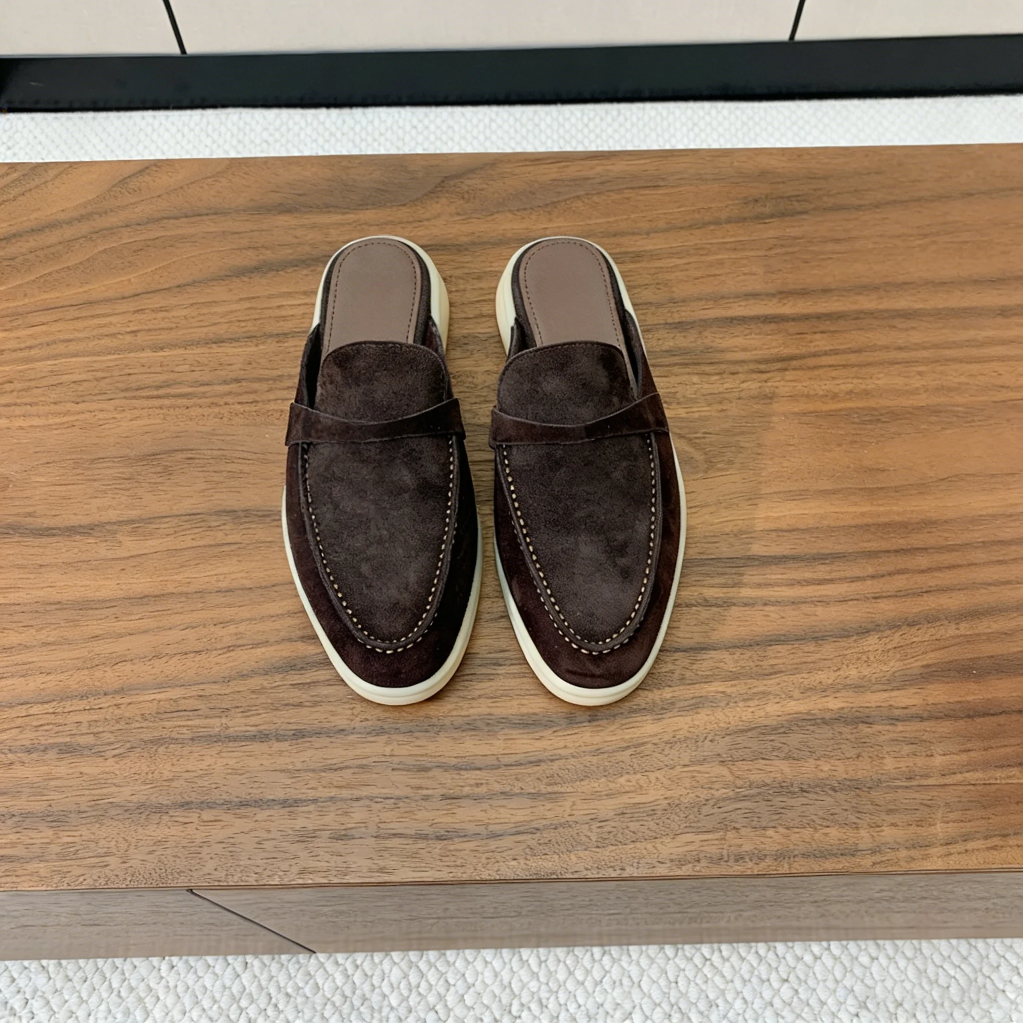 

High-End Fashionable Sheepskin Comfortable Unisex Casual Shoes Stylish Leather Footwear for Men And Women