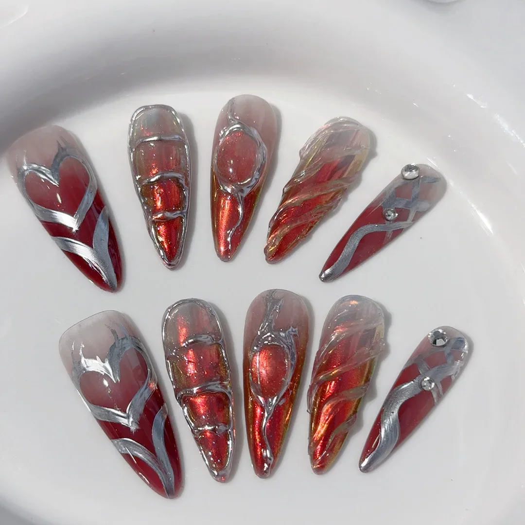 10pcs Medium Almond Red Gradient unghie finte linee metalliche Love Heart Diamonds Ripple Press on Nails punte per unghie indossabili per ragazza piccante