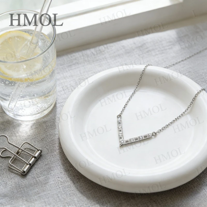 Moissanite Pendant GRA Certified 925 Silver Emerald Round 1.5mm D Color VVS1 Sparkling Jewelry Accessories for Ladies Outfits