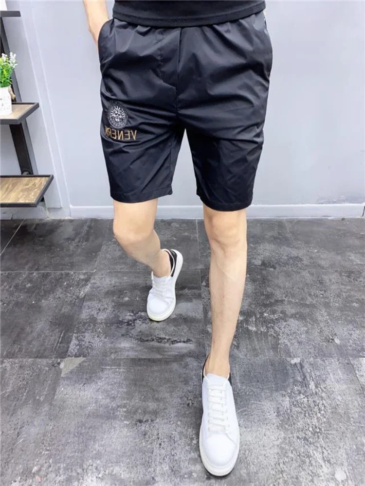 

Мужские короткие брюки, черные пляжные мужские шорты, облегающие шорты в корейском стиле, персонализированные роскошные горячие предложения, тонкие Y2k, без логотипа Xxl