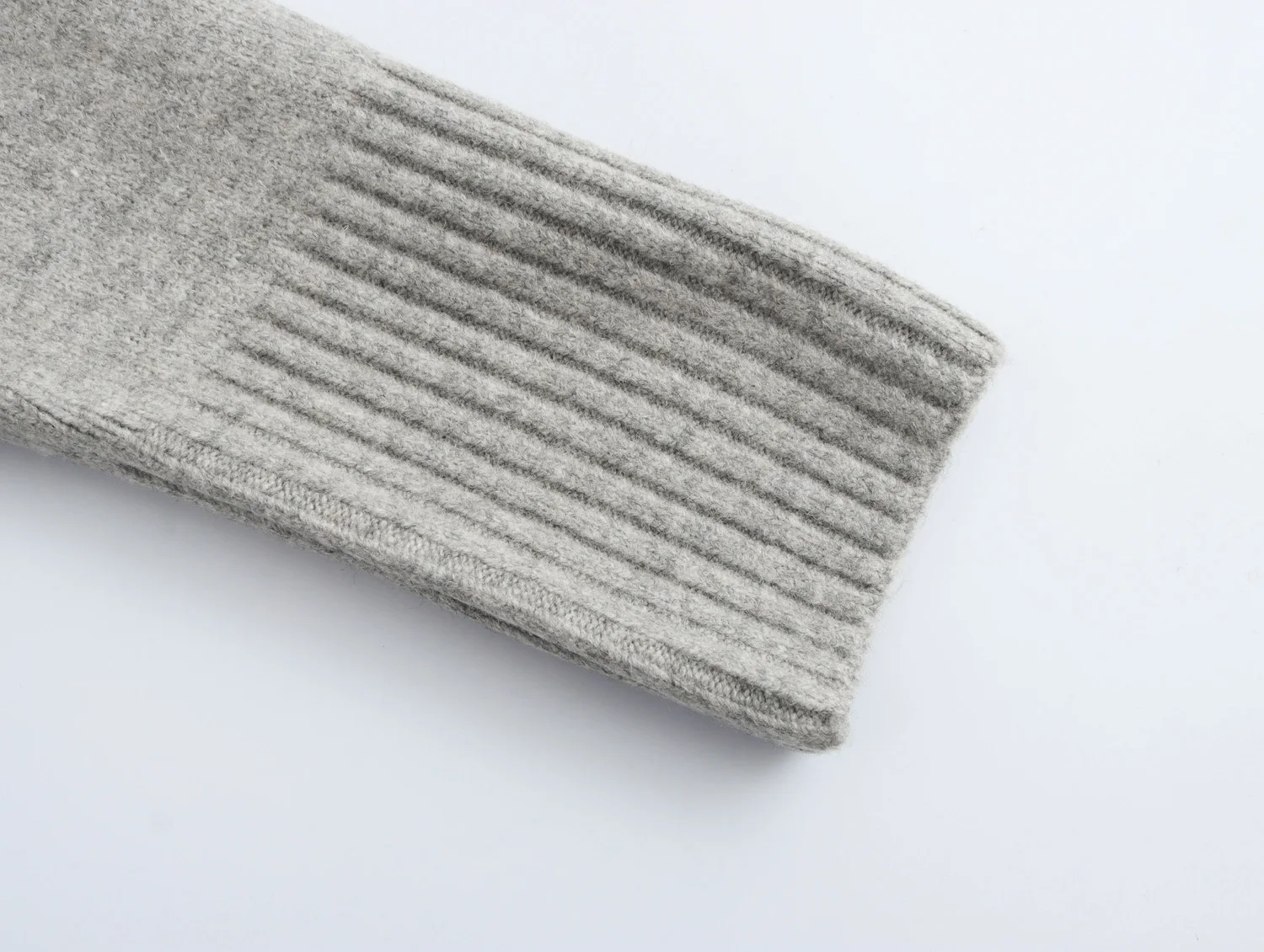 การออกแบบที่ทันสมัยและหลากหลายหลวมและลําลองแขนยาวซิปถักเสื้อแจ็คเก็ตคลุมด้วยผ้า Wameful และสวยงาม